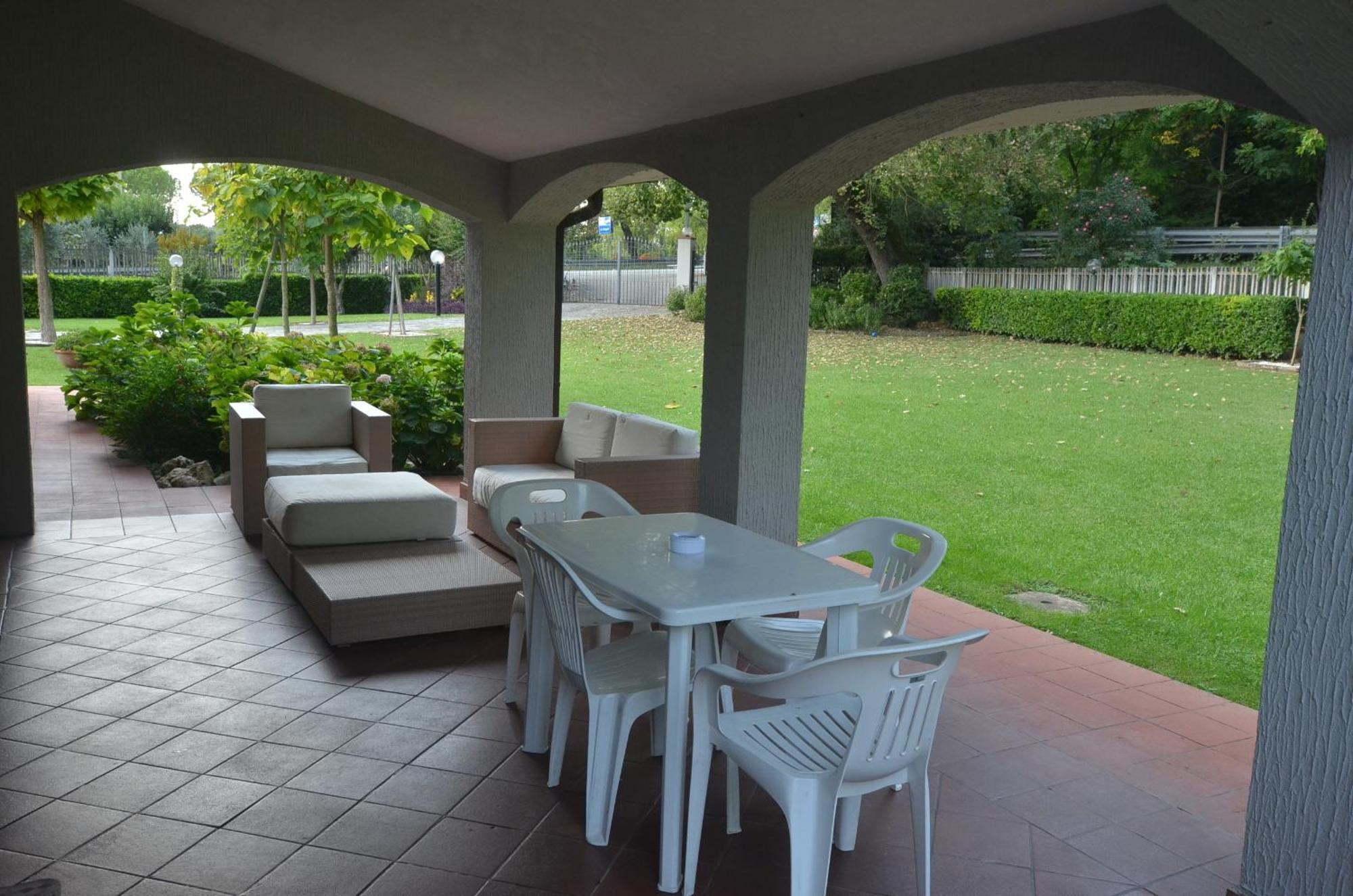 Bed and Breakfast La Coccinella Ези Экстерьер фото